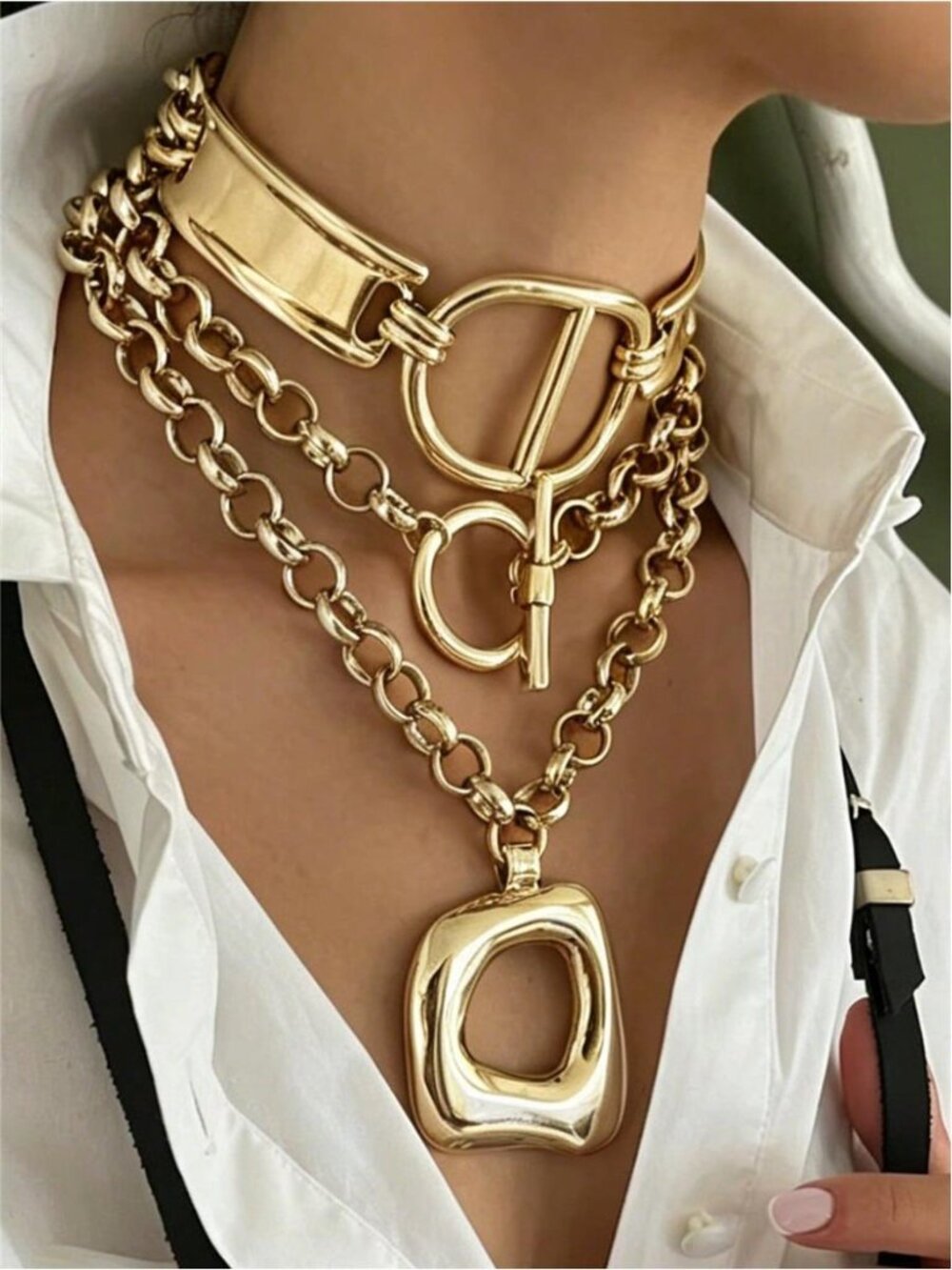 Minimalist Vintage Exaggerated Geometric Metal Necklace, Suitable For
